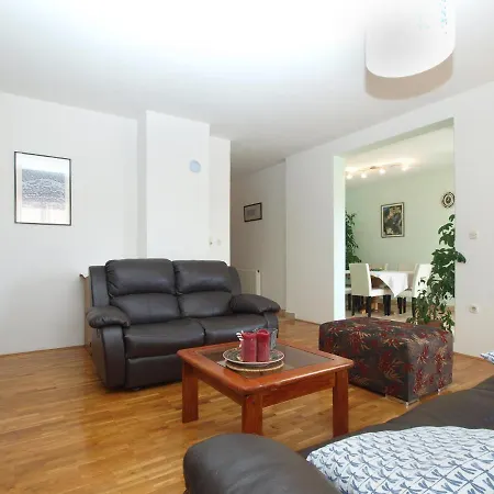 1545 Apartmán
